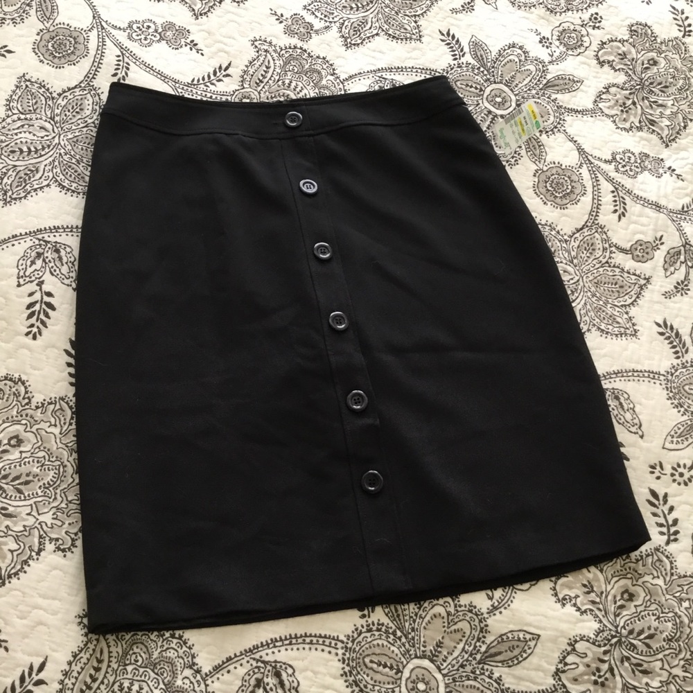 NEW Simply French International Design Skirt